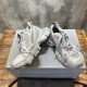 3XL sneaker runner