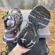 3XL sneaker runner