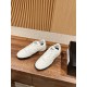 Tennis shoes