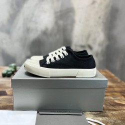Dirty shoes demna