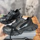 3XL sneaker runner