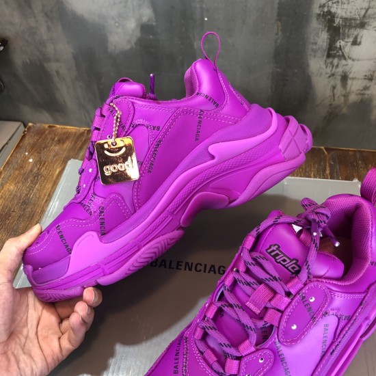 sneakers sneakers
