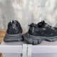3XL sneaker runner