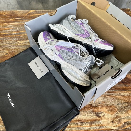 3XL sneaker runner