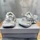 3XL sneaker runner