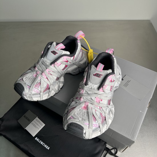 3XL sneaker runner