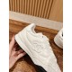 Tennis shoes