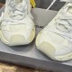 3XL sneaker runner