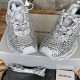 3XL sneaker runner