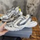 3XL sneaker runner