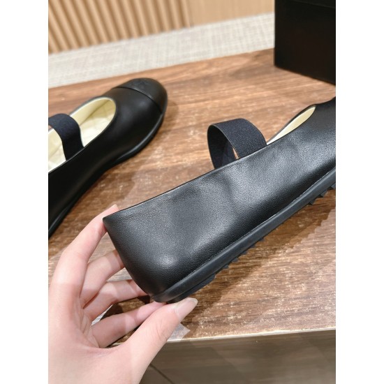 Argyle shoes