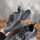 3XL sneaker runner