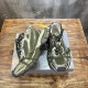 3XL sneaker runner