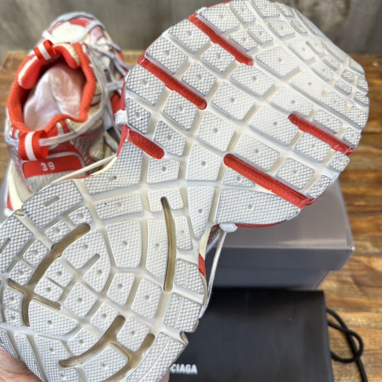 3XL sneaker runner