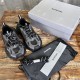 3XL sneaker runner