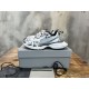 3XL sneaker runner