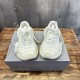 3XL sneaker runner