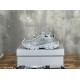 3XL sneaker runner