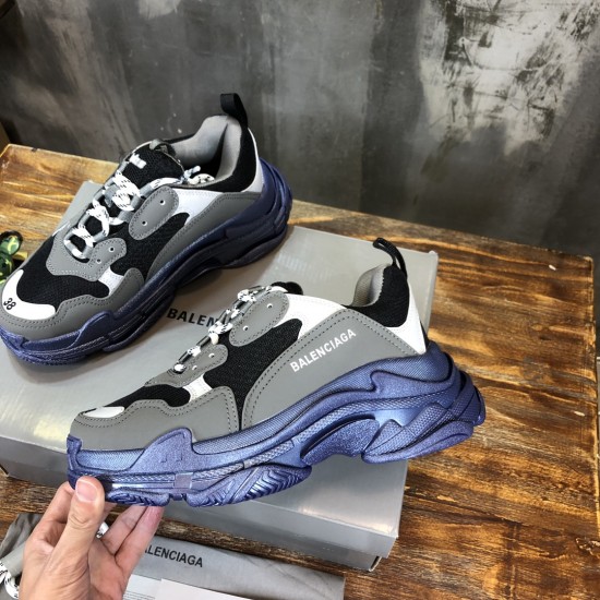 sneakers sneakers