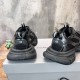 3XL sneaker runner