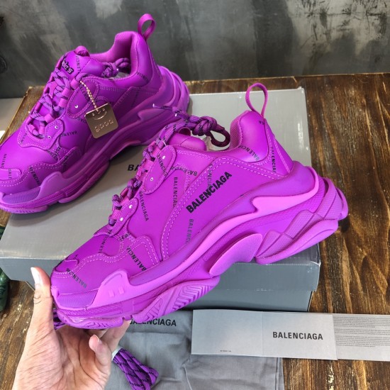 sneakers sneakers