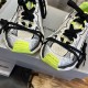 3XL sneaker runner