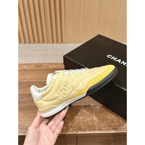 Tennis shoes