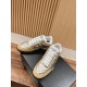 Tennis shoes