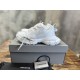 3XL sneaker runner