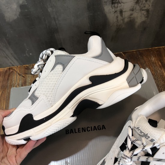 sneakers sneakers