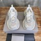 3XL sneaker runner