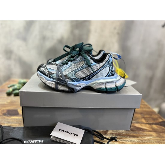 3XL sneaker runner
