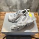 3XL sneaker runner