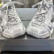 3XL sneaker runner