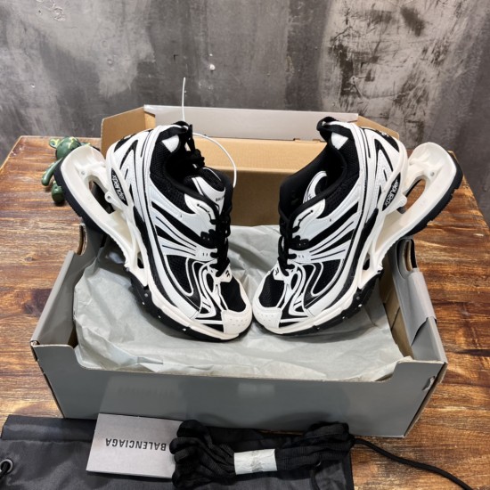 X-Pander 6.0 Retro Spring Shoes