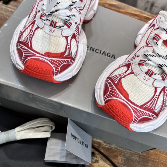 3XL sneaker runner