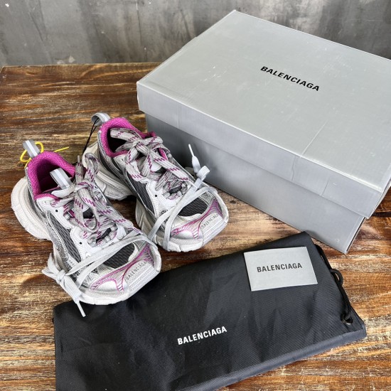3XL sneaker runner