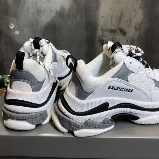 sneakers sneakers