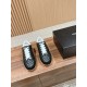 Tennis shoes