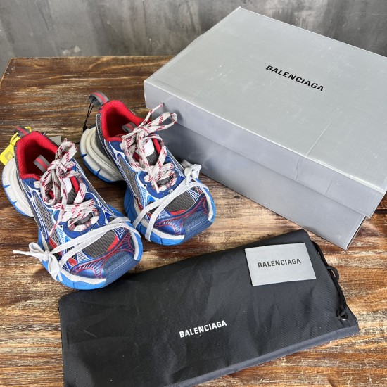 3XL sneaker runner