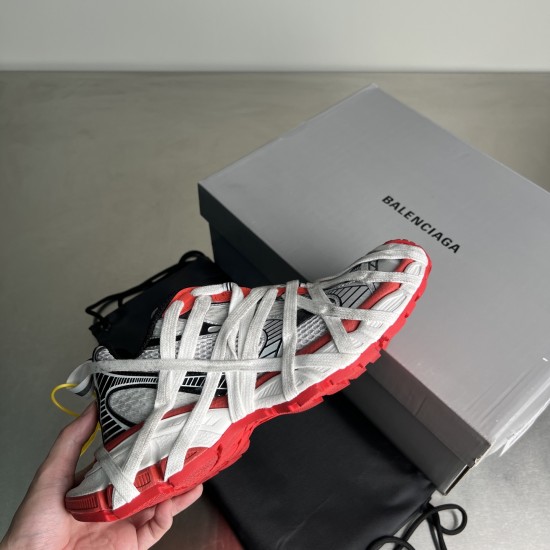 3XL sneaker runner