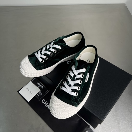 casual shoes