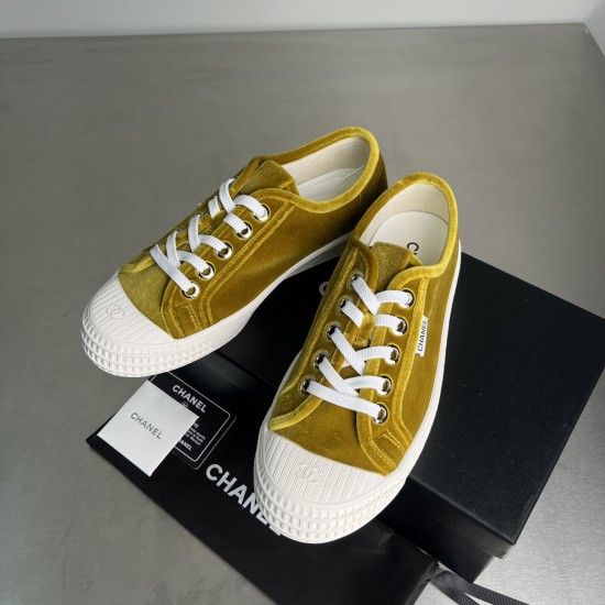 casual shoes