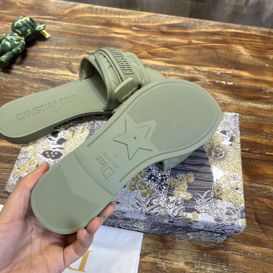 slippers