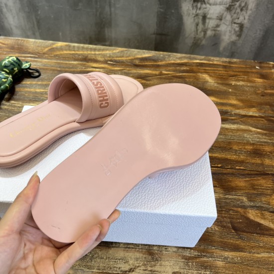 slippers slippers
