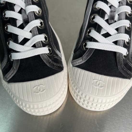 casual shoes