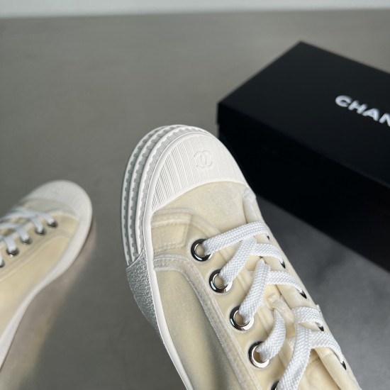 casual shoes