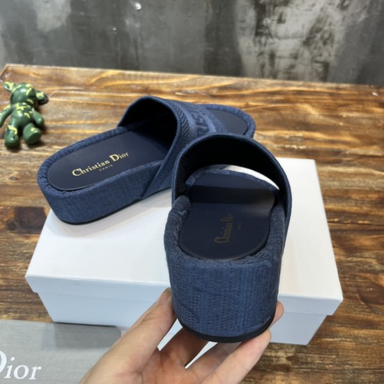 slippers slippers