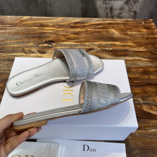 slippers slippers