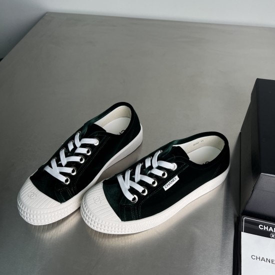 casual shoes